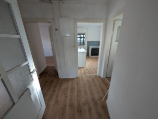 Imagen del anuncio: 2,5 Room Whole Apartment 68 m2 central in Tamm (close to S-Bahn, 6 min to Ludwigsburg)