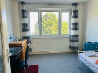Ad image: 1 room available for 2 months in a furnished apartment.