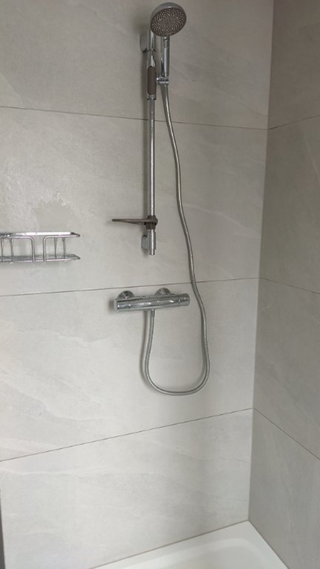 WG-Zimmer Jakomini Schönaugasse 111 - Große Dusche