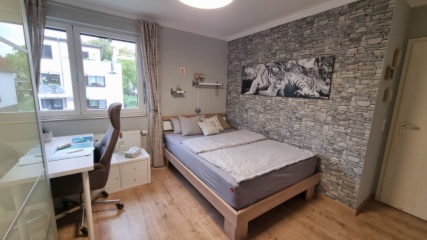 Ad image: ab 01.10.26 ☆ helles Zimmer 13m2 + Wohnzimmer 30m2 ☆ möbliert ☆ 330,- inkl. Strom