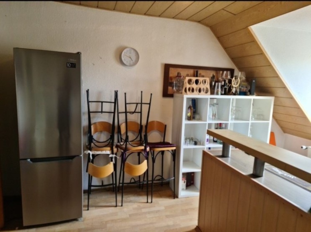 WG-Zimmer Rheinau Karlsruher Straße - Die Hausbar links