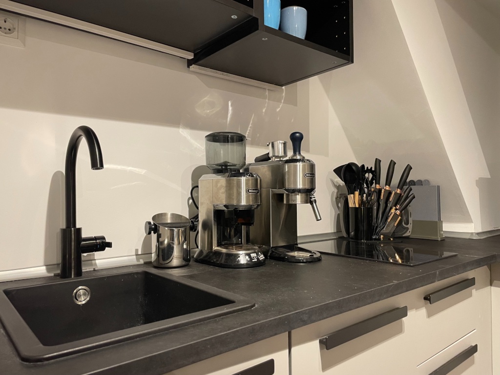Erstbezug nach Luxus-Sanierung – Design trifft Komfort I Möbliertes Studio Apartment I Neue Einbauküche – Flensburger Straße 12, 24106 Kiel Wik – Vorschaubild 15