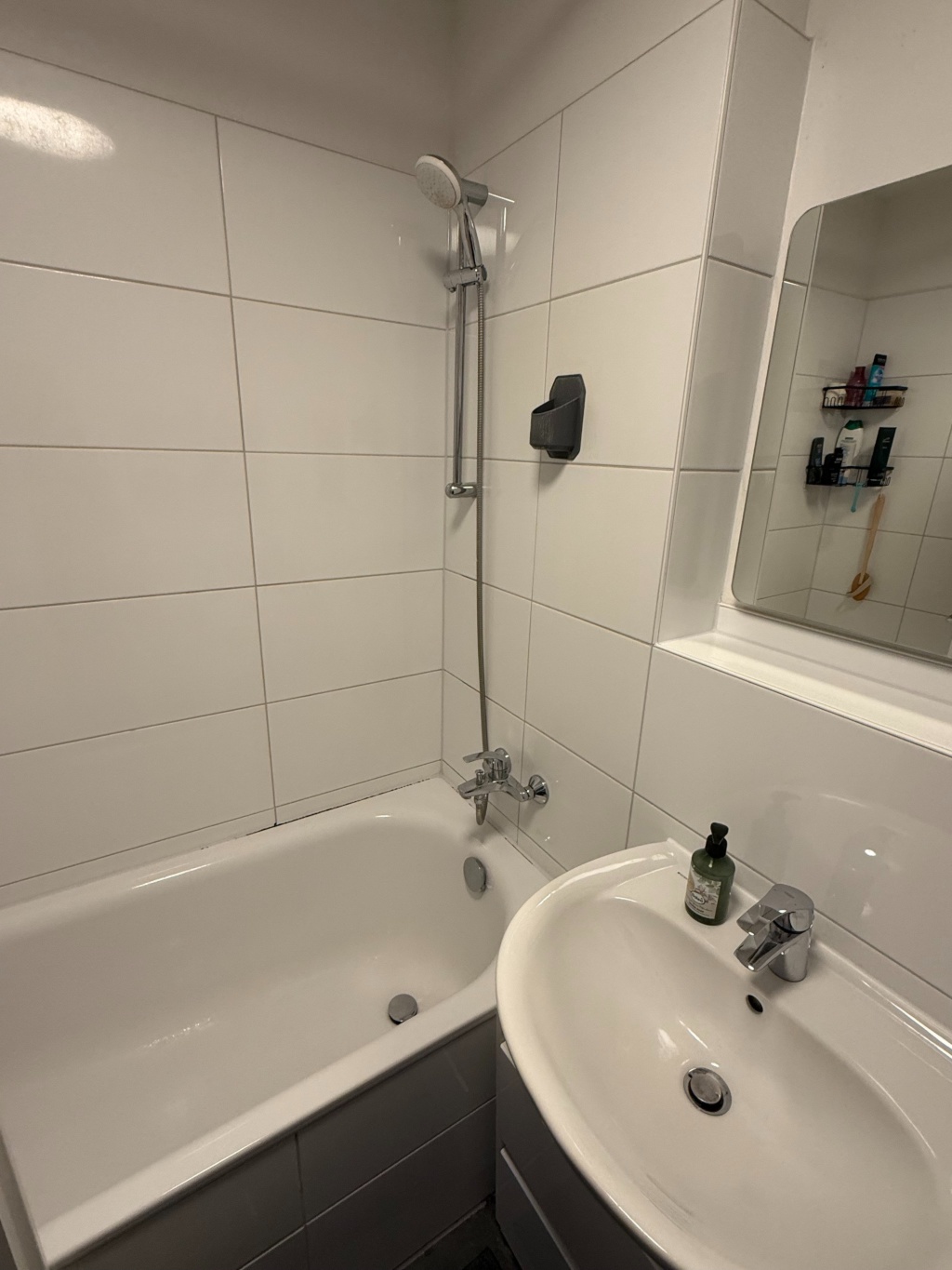 Traumhafte 4-Zi-Wohnung, 1 Min. zum Mauerpark – Home-Office, Gym, Klavier | 01.11.26–31.01.27 – Graunstraße 1, 13355 Berlin Mitte – Vorschaubild 13