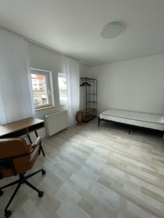 Anzeigenbild: WG Zimmer neu renoviert voll möbliert