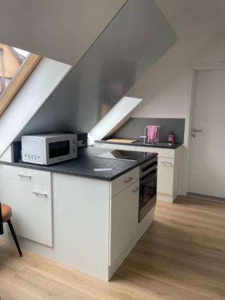 Anzeigenbild: WG Zimmer frisch renoviert und neu möbliert