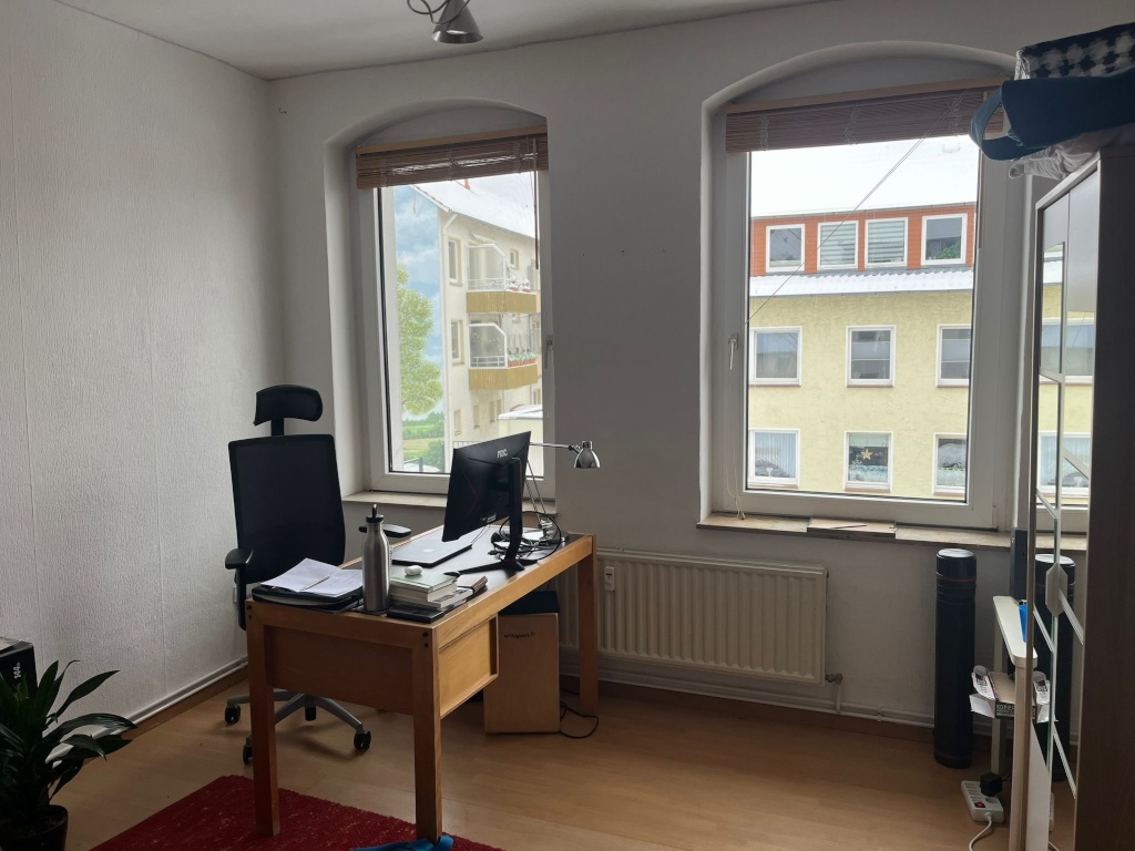 WG-Zimmer Marienburger Höhe Gneisenaustraße - Das Zimmer in Richtung Straße