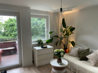 Bright Furnished Private Apartment with Extra-Large Balcony – Well Located (No Anmeldung - Females only)