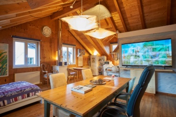 Ruhige Dachgeschosswohnung in Vaterstetten, only for Singl Women!