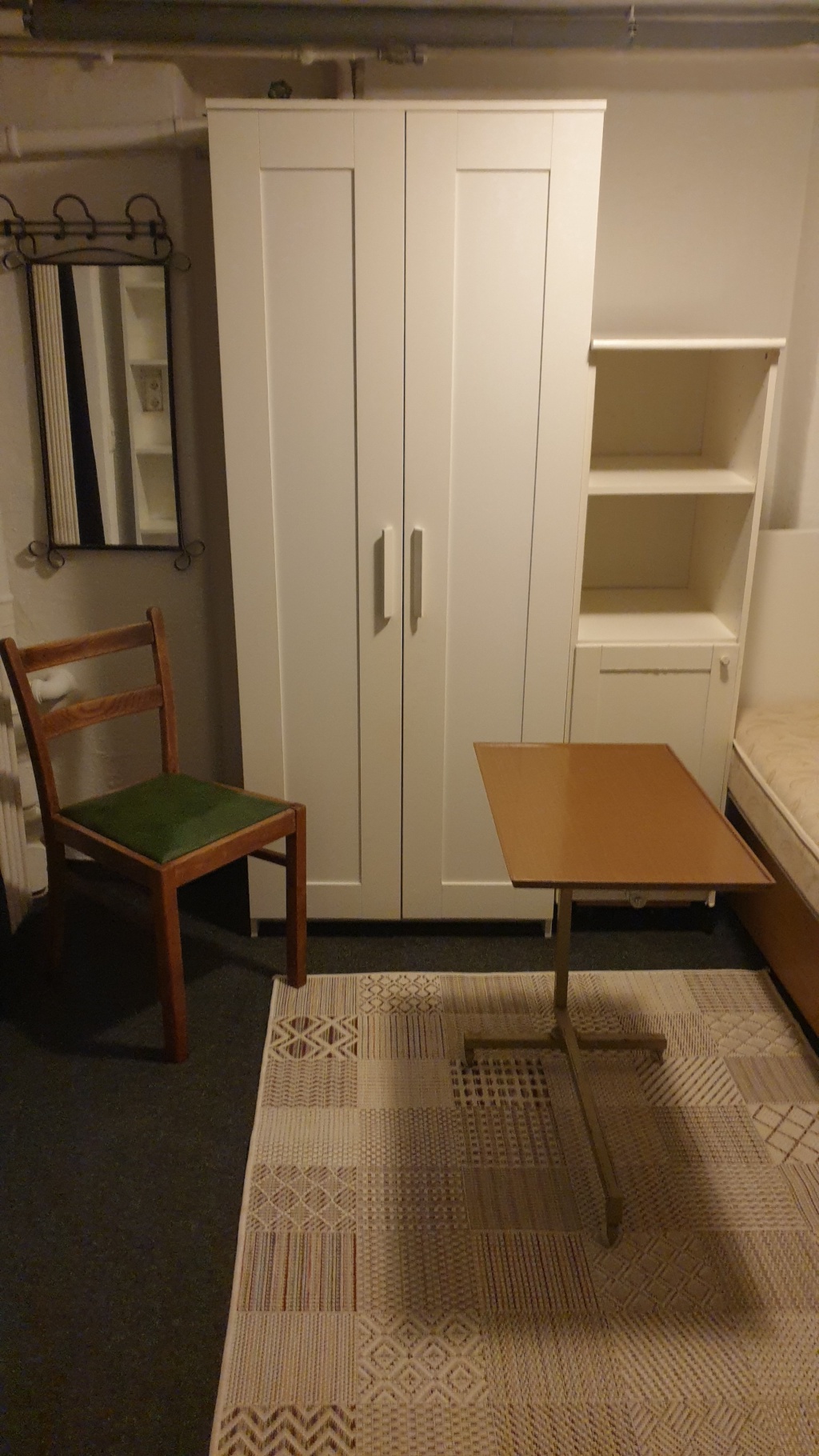 KLEINES 1-ZIMMER APPARTEMENT FÜR STUDENT/INNEN (M/W/D)