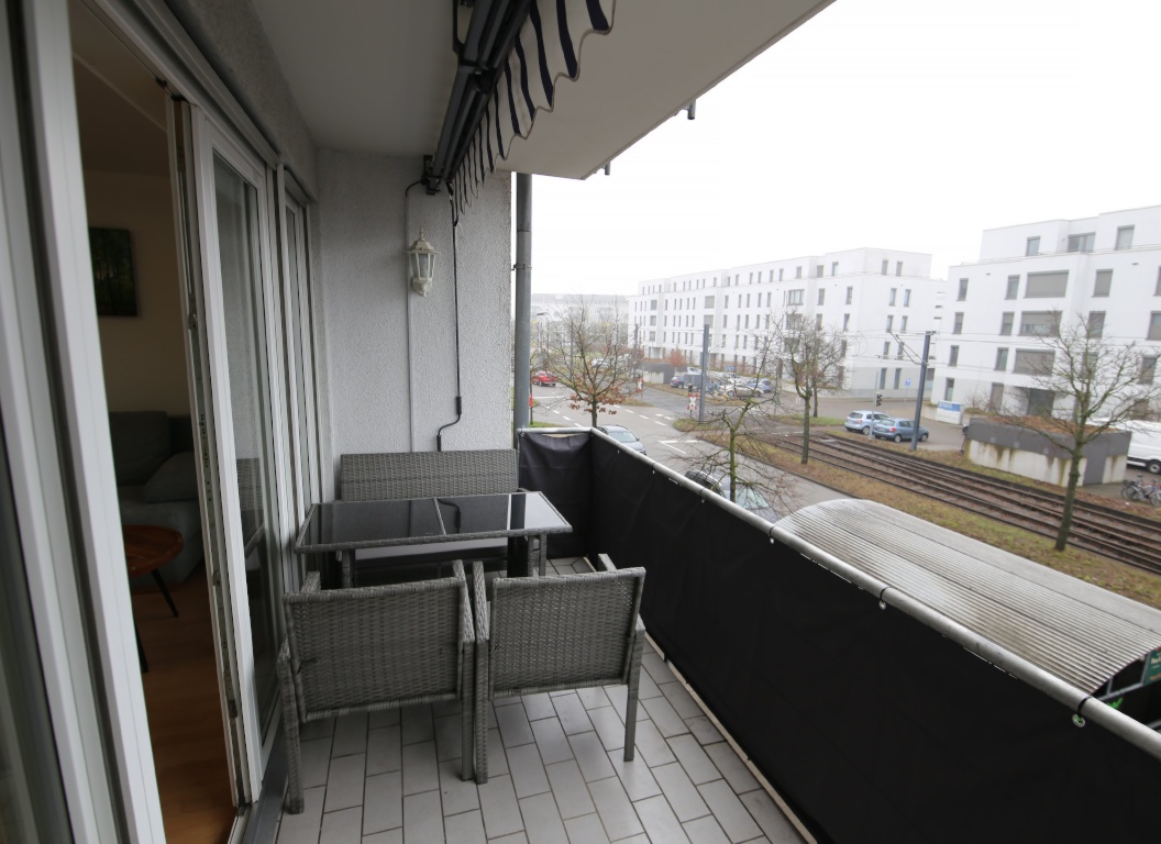 Langzeitmiete – Hochwertig möblierte 2-Zimmer-Wohnung mit Balkon & Garage in Karlsruhe-Oberreut – Wilhelm-Leuschner-Straße 47, 76189 Karlsruhe Oberreut – Vorschaubild 8