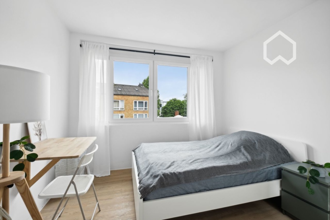 Co-Living: Eine helle, sehr modern und neuwertig eingerichtete Wohnung nahe Alster