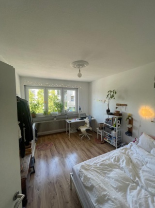 Imagen del anuncio: Gemütliche 4er WG mit großem Balkon