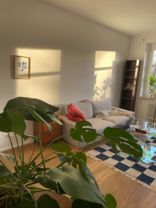 (13.08. - 07.09.) Helle und sehr günstige Wohnung (2,5 Zimmer) mit Arbeitszimmer, ideal auch für Paare, 250€ per week (M — photo 1