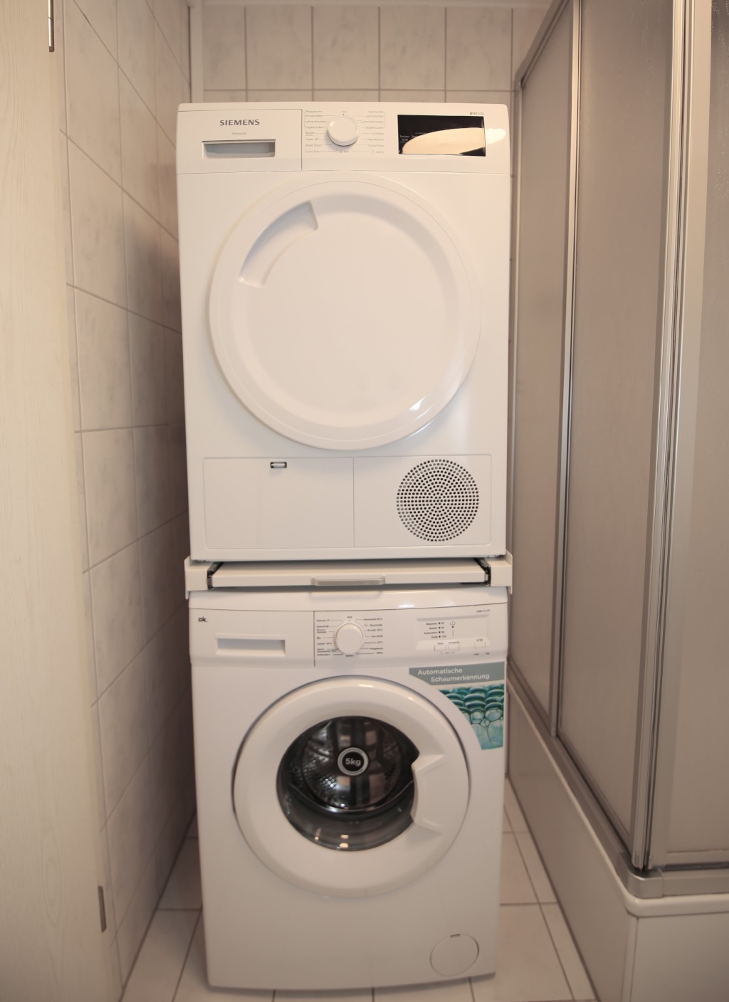 Langzeitmiete – Hochwertig möblierte 2-Zimmer-Wohnung mit Balkon & Garage in Karlsruhe-Oberreut – Wilhelm-Leuschner-Straße 47, 76189 Karlsruhe Oberreut – Vorschaubild 16