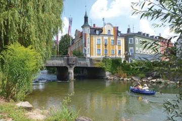 ab Mai - helles Zimmer in zentralgelegener WG nahe Bahnhof FFB (5 Gehminuten)