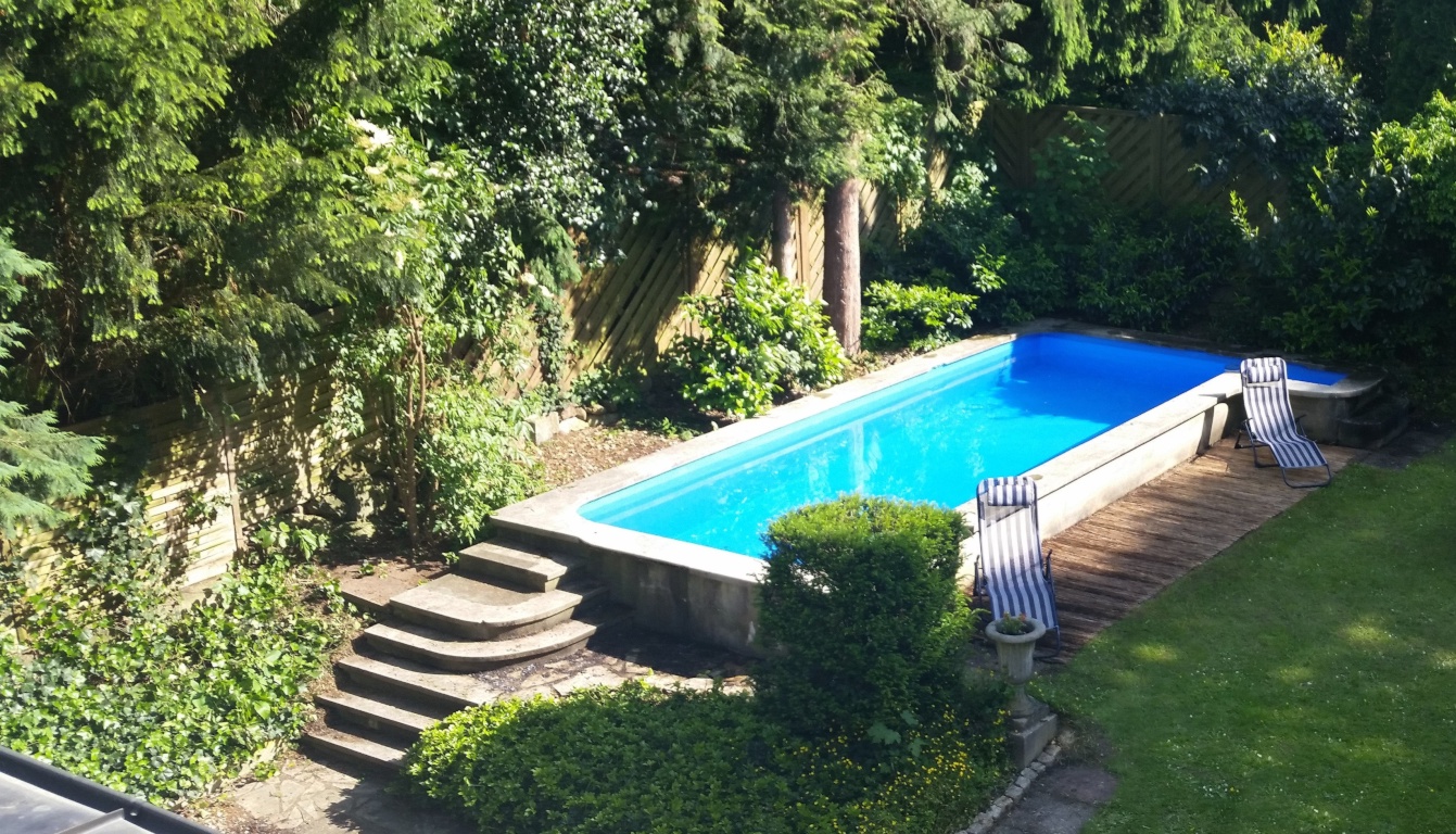 Habitación en WG Innenstadt Hansastraße 6 - Garten mit Pool