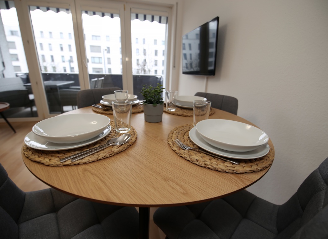 Langzeitmiete – Hochwertig möblierte 2-Zimmer-Wohnung mit Balkon & Garage in Karlsruhe-Oberreut – Wilhelm-Leuschner-Straße 47, 76189 Karlsruhe Oberreut – Vorschaubild 7