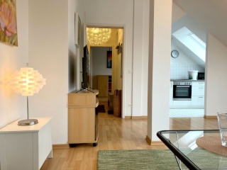 Anzeigenbild: Wunderschöne und helle vollmöblierte 2-Zimmer-Wohnung