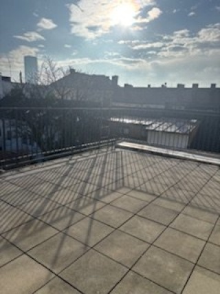 Anzeigenbild: Schönes Zimmer Nähe OEZ mit großer Dachterrasse