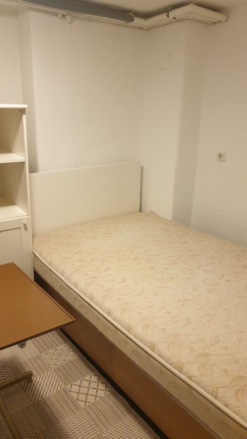 KLEINES 1-ZIMMER APPARTEMENT FÜR STUDENT/INNEN (M/W/D) – Zollhausviertel, 91052 Erlangen Innenstadt – Vorschaubild 2