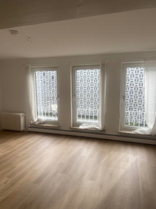 Imagen del anuncio: Zentrale und helle 3,5 Zimmer-Wohnung. Auch als WG geeignet.