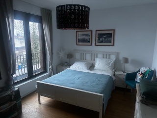 Helles Zimmer mit eigenem Bad