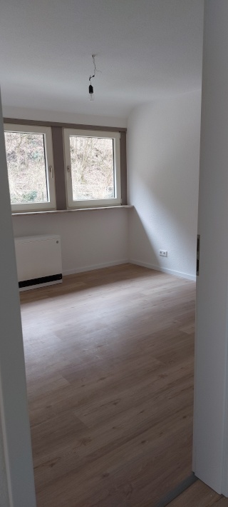 Anzeigenbild: gemütliche 2-Zimmer-Wohnung I frisch saniert I WG-Haus I wadrandnah