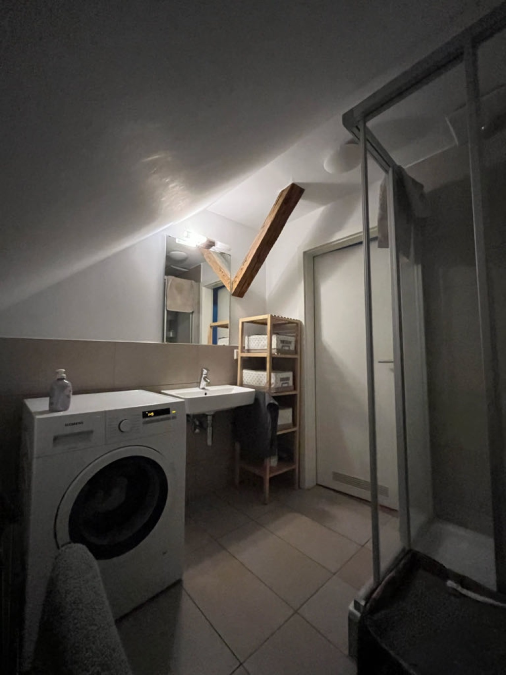 Habitación en WG Mitte Calwer Straße - Bad mit Dusche
