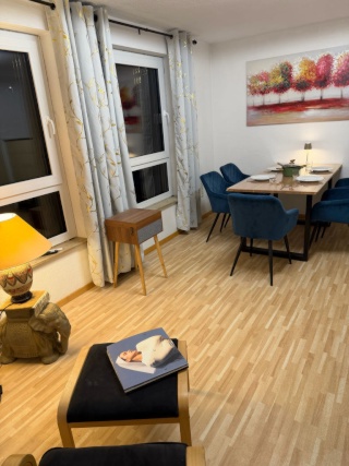 Anzeigenbild: WG-Zimmer in 2er WG fast für dich alleine! (Details siehe Anzeige)