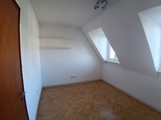 WG Zimmer in 3er WG zu vermieten mit großer Wohnküche, Garten und Balkon
