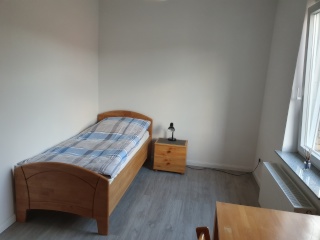 Anzeigenbild: Möbliertes Zimmer in einer 6er-WG – Dein neues Zuhause wartet!