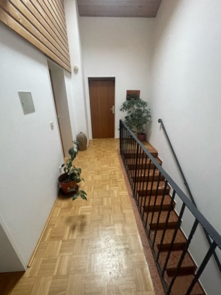 Helles, großes möbliertes WG-Zimmer mit Balkon – Nähe Planegg