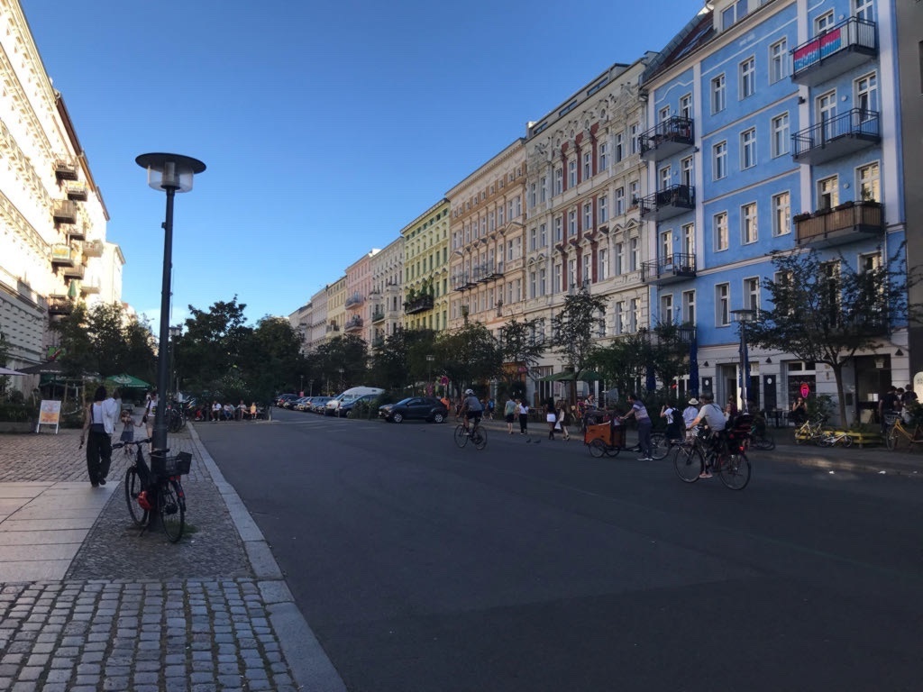 Traumlage Prenzlauer Berg! Top-Wohnung zur Untermiete/Shortterm-Sublet/Herbstferien – Oderberger Straße/ Kastanienallee, 10435 Berlin Prenzlauer Berg – Vorschaubild 5