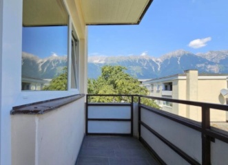 Schöne Garconniere mit Balkon