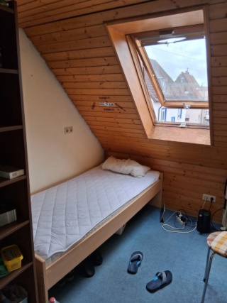 Einfaches, schönes Zimmer in 7er WG in Fellbach