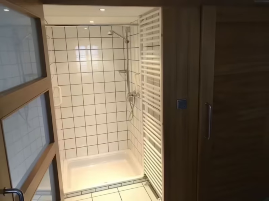 WG-Zimmer zentrale Innenstadt Wettestraße - Dusche im EG