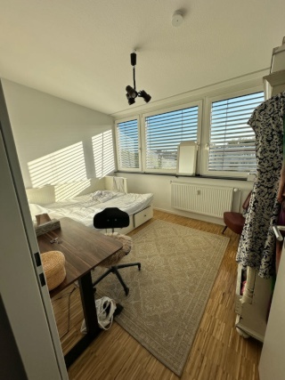Ad image: cozy room in sunny rooftop flat moabit