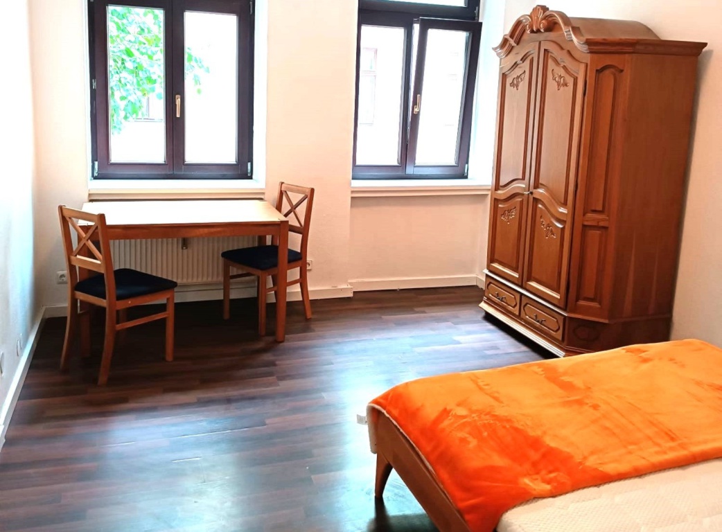 WG-Zimmer Großes und Kleines WG Zimmer Möbliert 590 und 450 Euro Inkl aller Kosten NK Strom, Heizung Küche Bad Mitbenutzung – Schützenhofstr. 12, 51063 Köln Mülheim – Vorschaubild 4