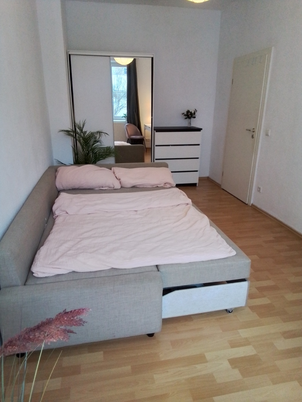 Möblierte Wohnung zur überwiegenden Alleinnutzung – S+U Lichtenberg – Lincolnstr., 10315 Berlin Weitlingkiez – Vorschaubild 2