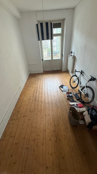 unmöbliertes WG Zimmer zur Zwischenmiete