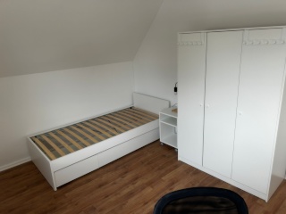 4 möblierte WG-Zimmer in WG Neugründung