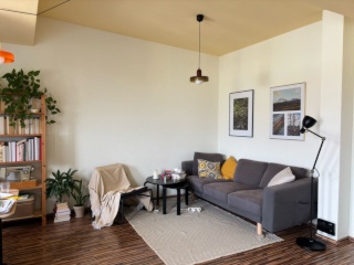 Helle möblierte Wohnung mit großem Balkon — photo 1