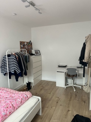 Zimmer in großem Haus mit 9er-Mädels-WG & Garten