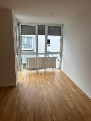 Frisch renovierte, helle 1-Zimmer Wohnung 27qm im 2OG. incl. Keller