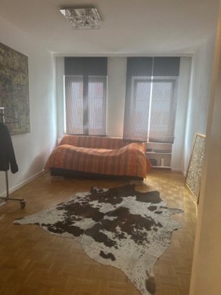 Anzeigenbild: Möbliertes WG-Zimmer in Krefeld-Zentrum – 5 Min. zum Hbf – nur Frau