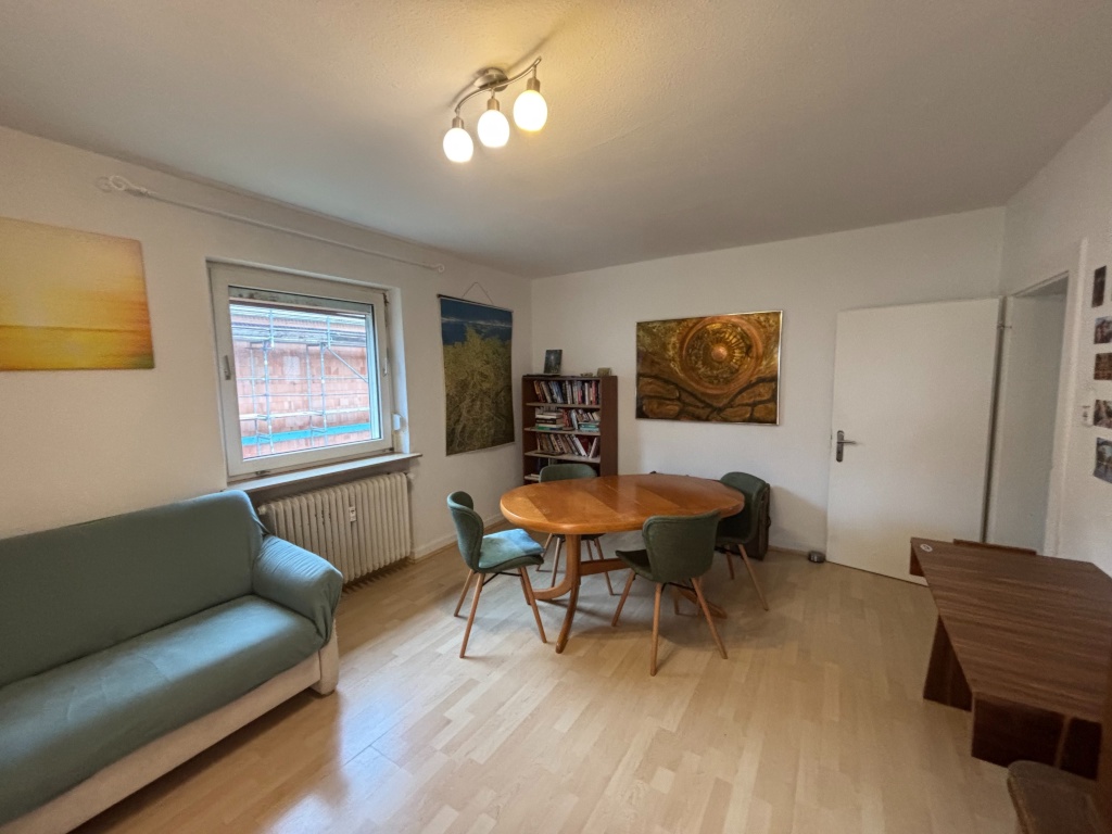 Möblierte 3-Zimmer-Wohnung in Darmstadt zur Zwischenmiete (1–4 Monate) (keine Kaution) // Furnished 3-room apartment in Darmstadt for temporary sublet (1–4 months) (no deposit) – Klappacher Straße, 64285 Darmstadt Bessungen – Vorschaubild 2