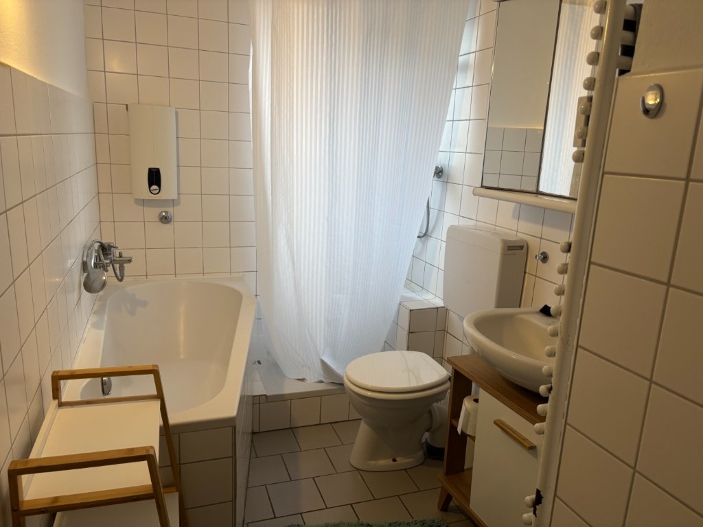 Möblierte 3-Zimmer-Wohnung in Darmstadt zur Zwischenmiete (1–4 Monate) (keine Kaution) // Furnished 3-room apartment in Darmstadt for temporary sublet (1–4 months) (no deposit) – Klappacher Straße, 64285 Darmstadt Bessungen – Vorschaubild 15