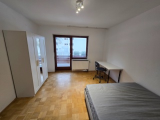 freundliches Zimmer, 1. Stock (li, hi)