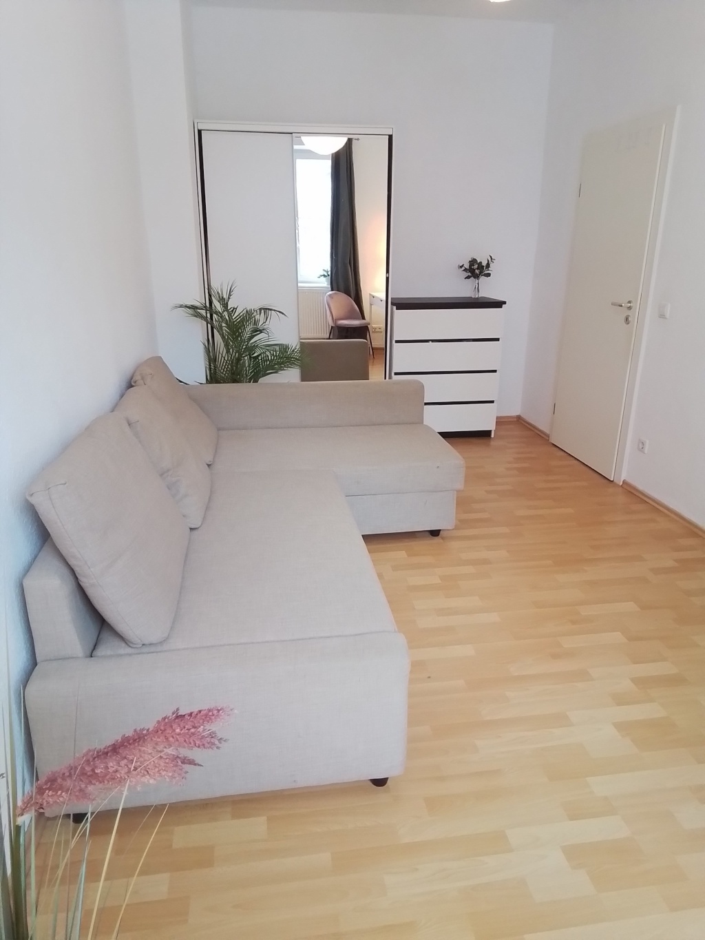 Möblierte Wohnung zur überwiegenden Alleinnutzung – S+U Lichtenberg