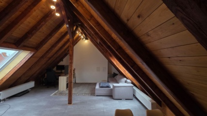 Charmante und zentral gelegene 472m Dachgeschosswohnung zur Untermiete